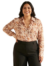 Load image into Gallery viewer, Animal print buttons collar Shirt